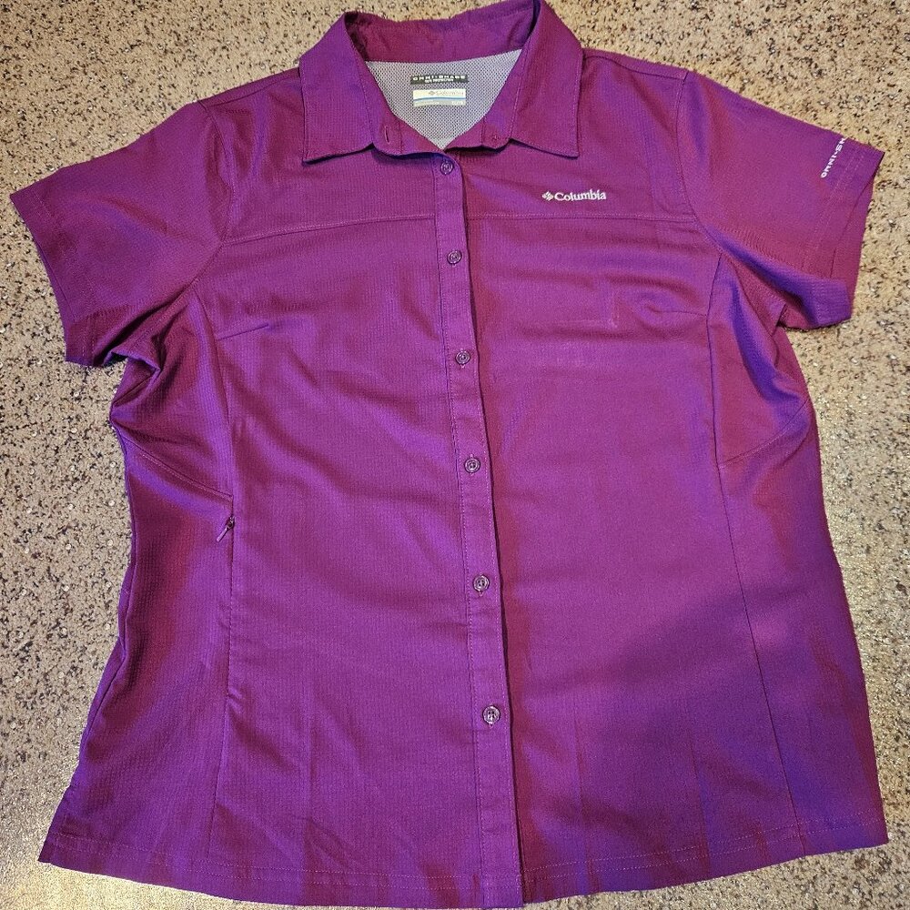 Columbia Women's Omni-Shade Button up Shirt  - Size XL